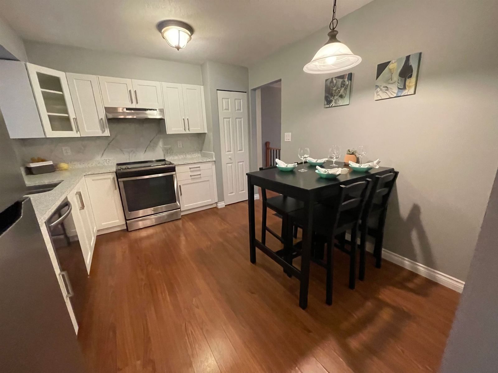 Listing Image 9