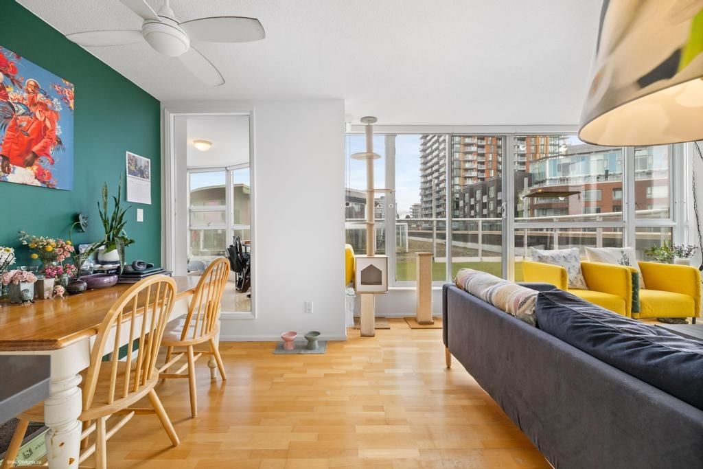 Listing Image 3