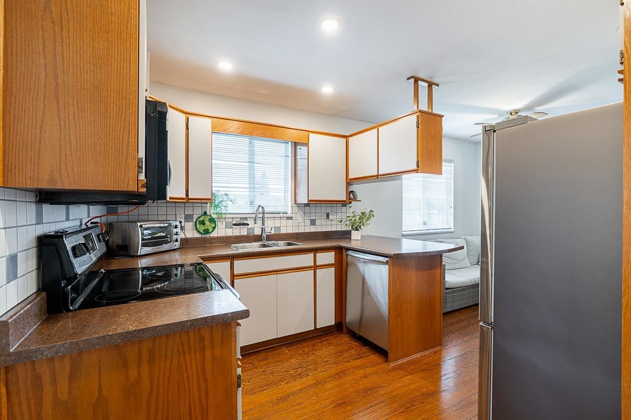Listing Image 12
