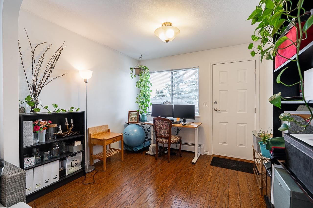 Listing Image 18