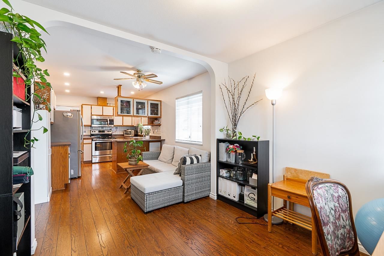 Listing Image 19