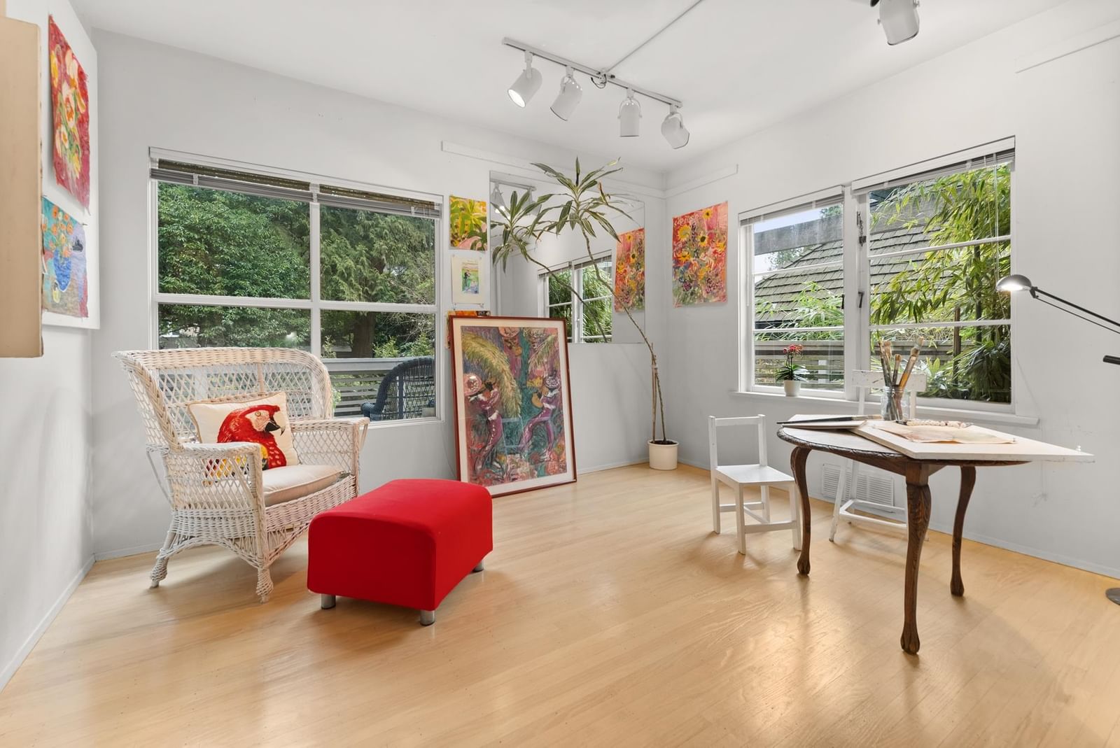 Listing Image 7