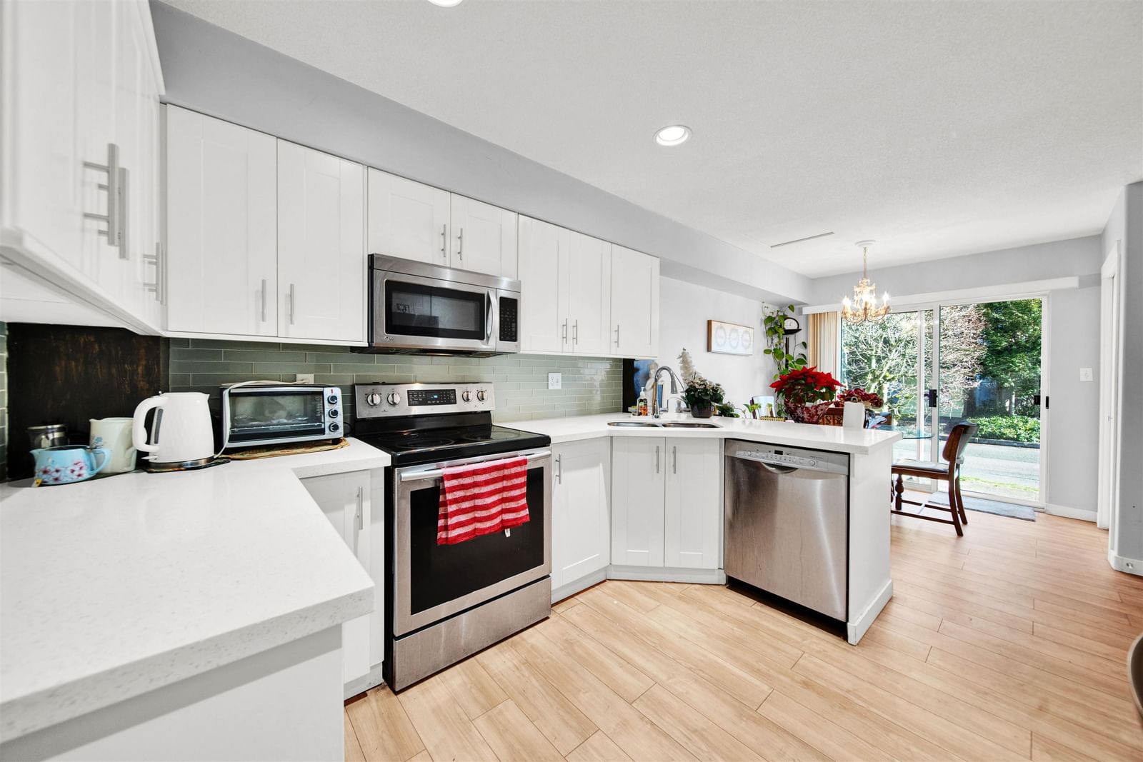 Listing Image 19