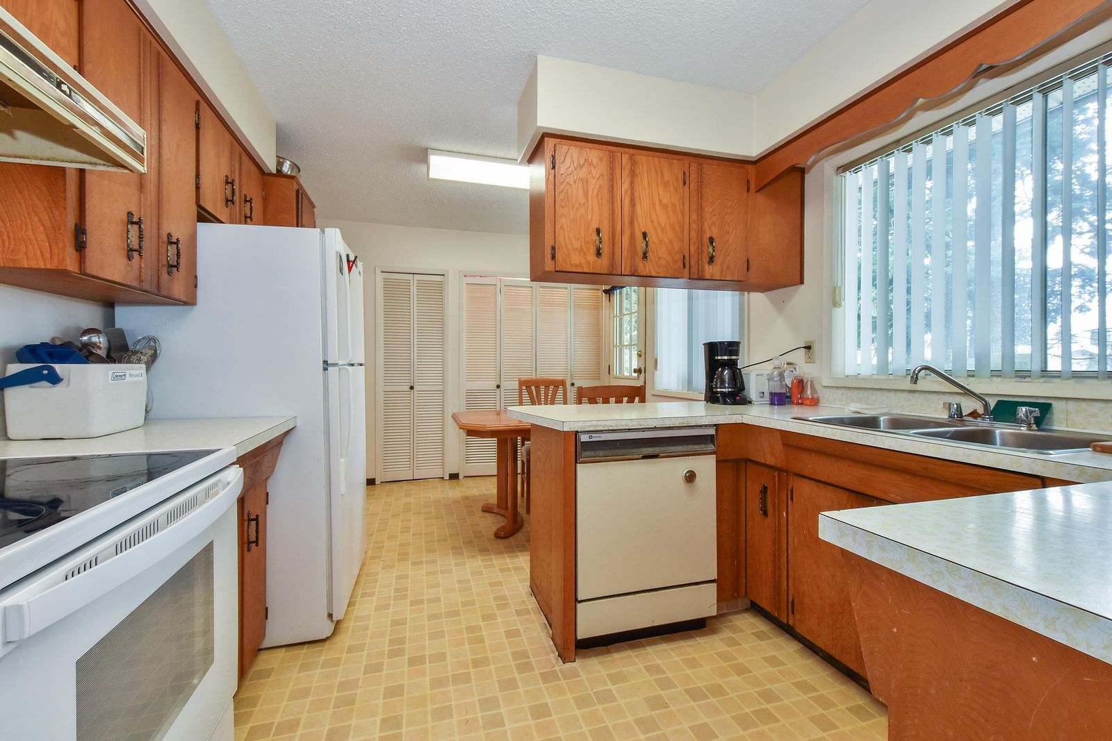 Listing Image 12