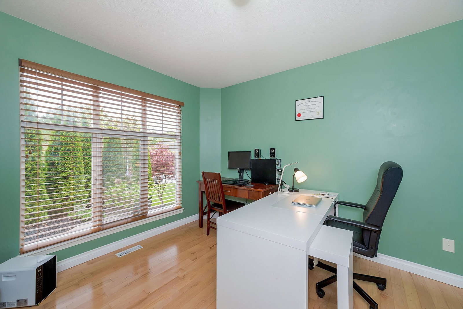 Listing Image 19