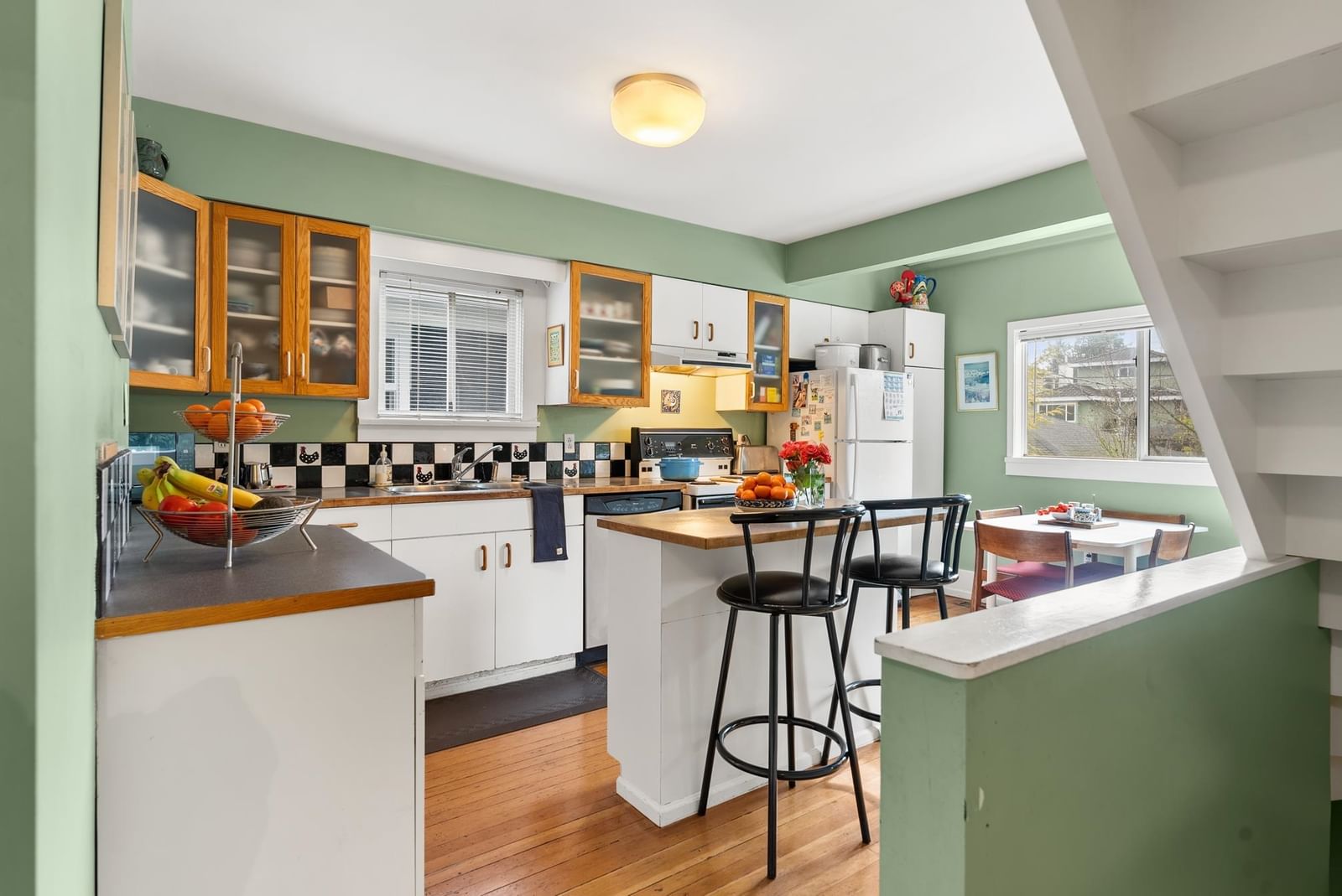 Listing Image 11