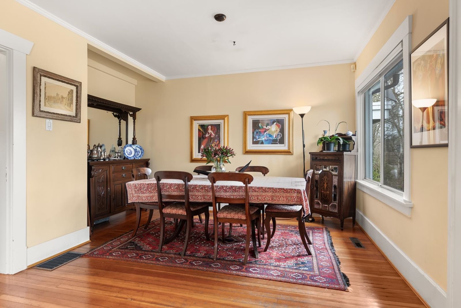 Listing Image 9