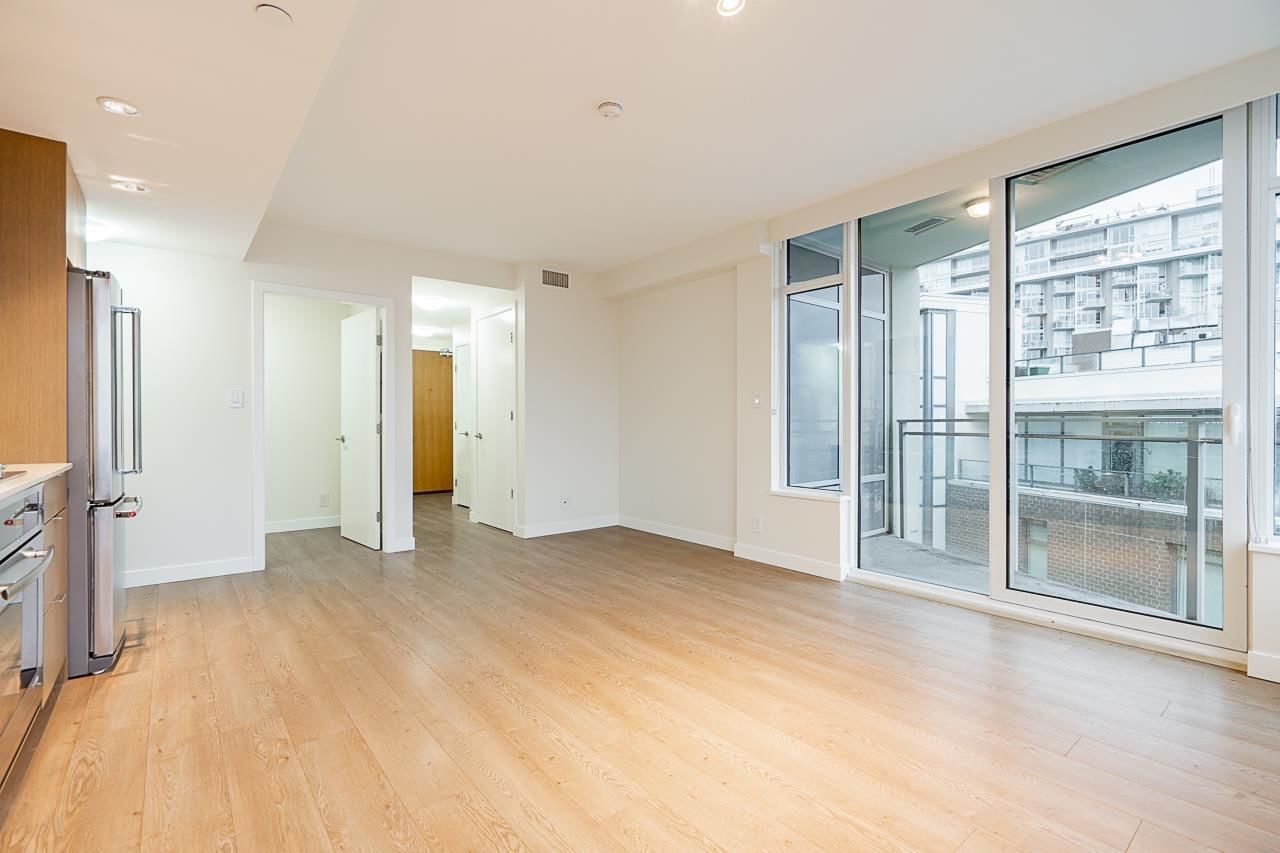 Listing Image 16