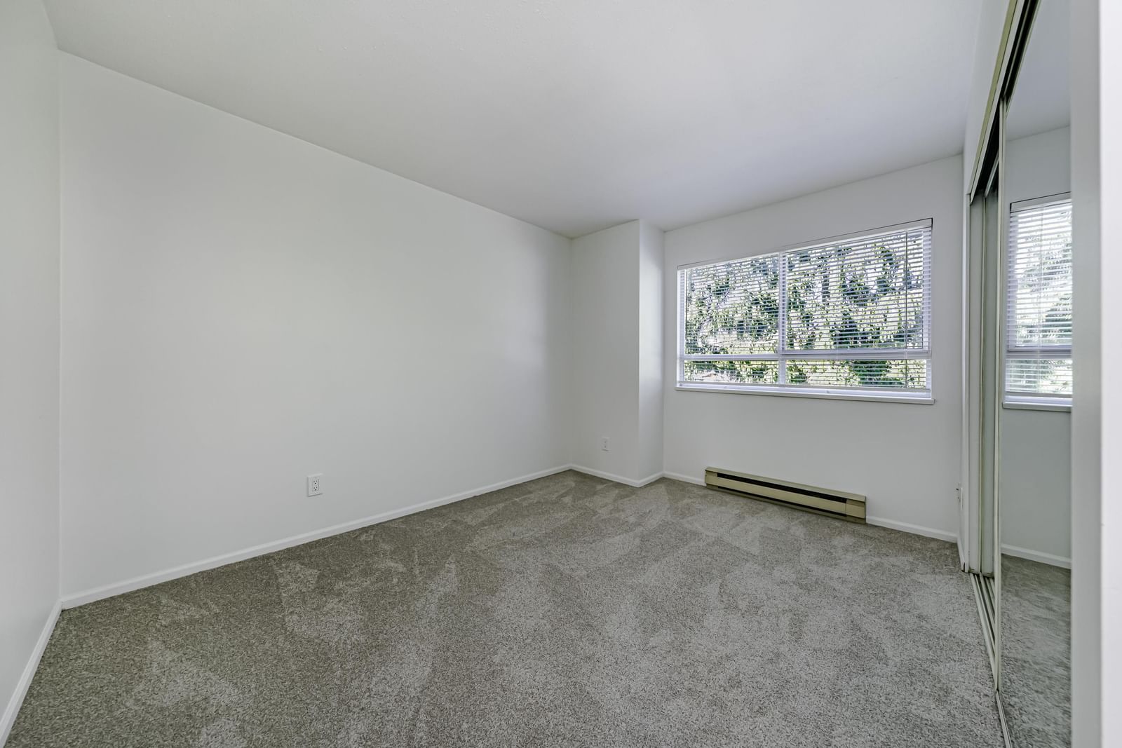 Listing Image 30