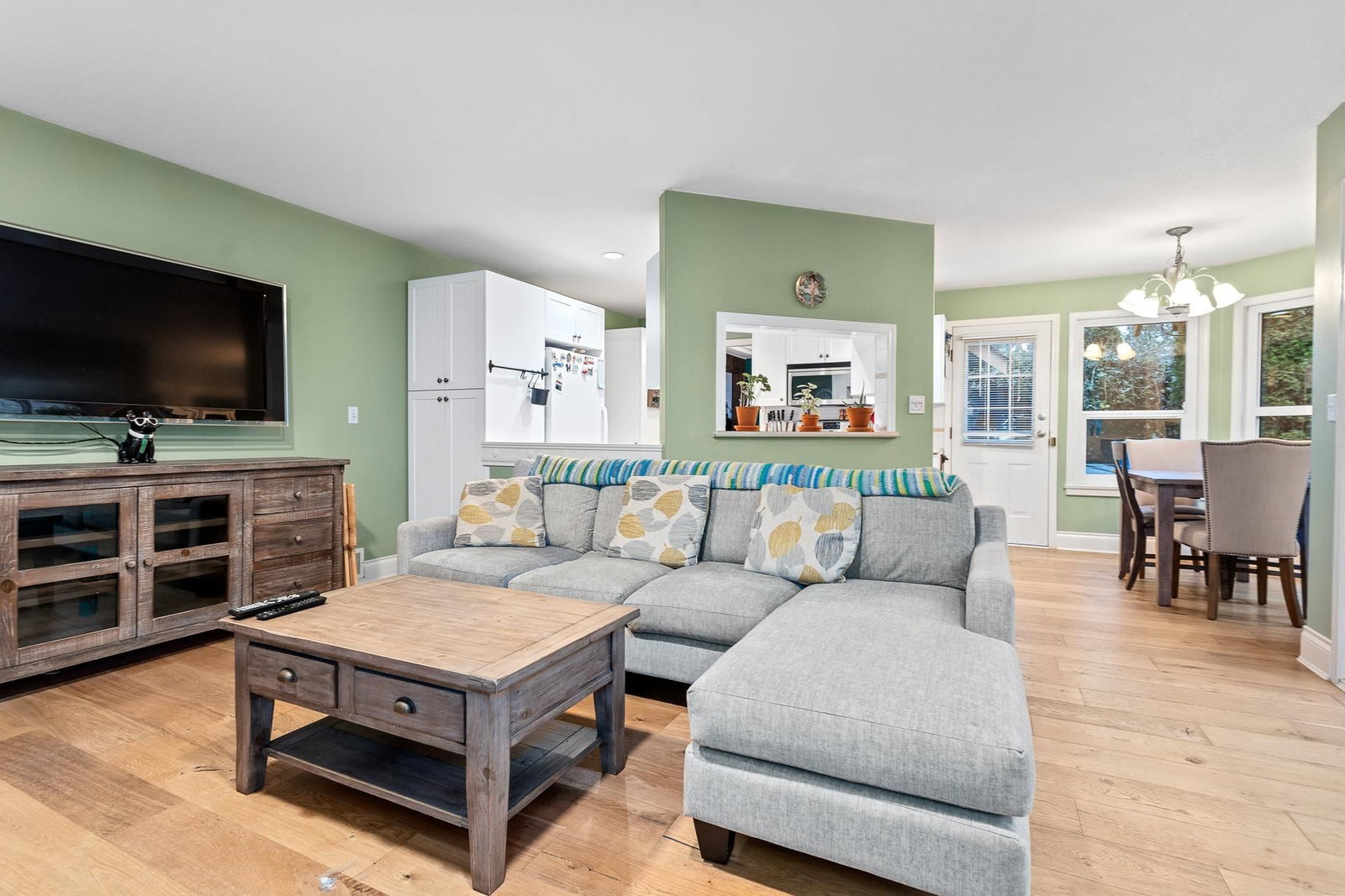 Listing Image 21