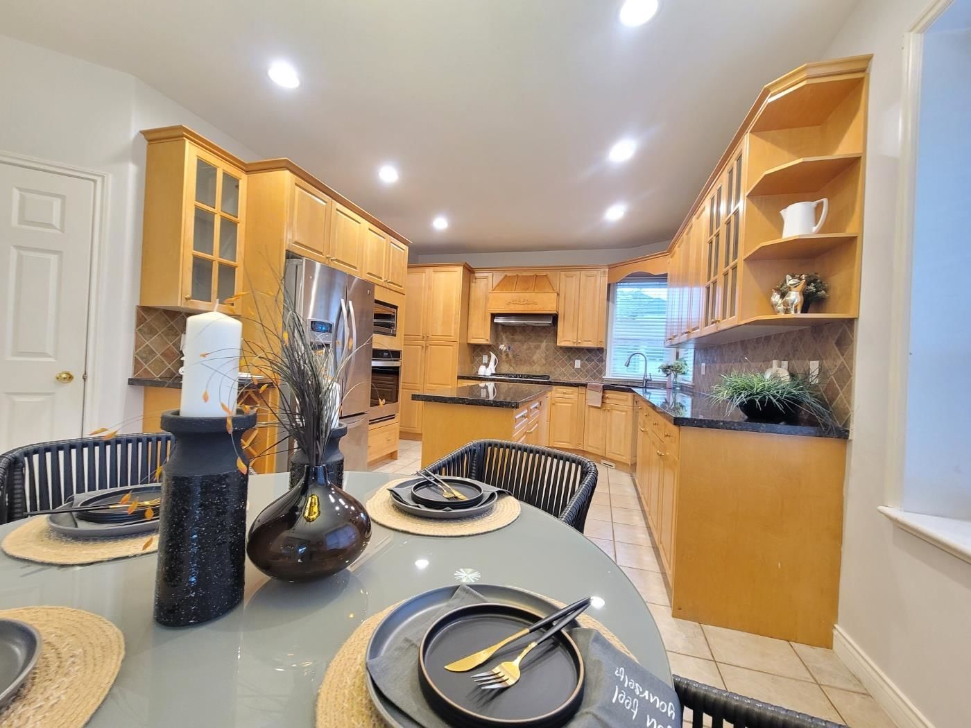 Listing Image 12