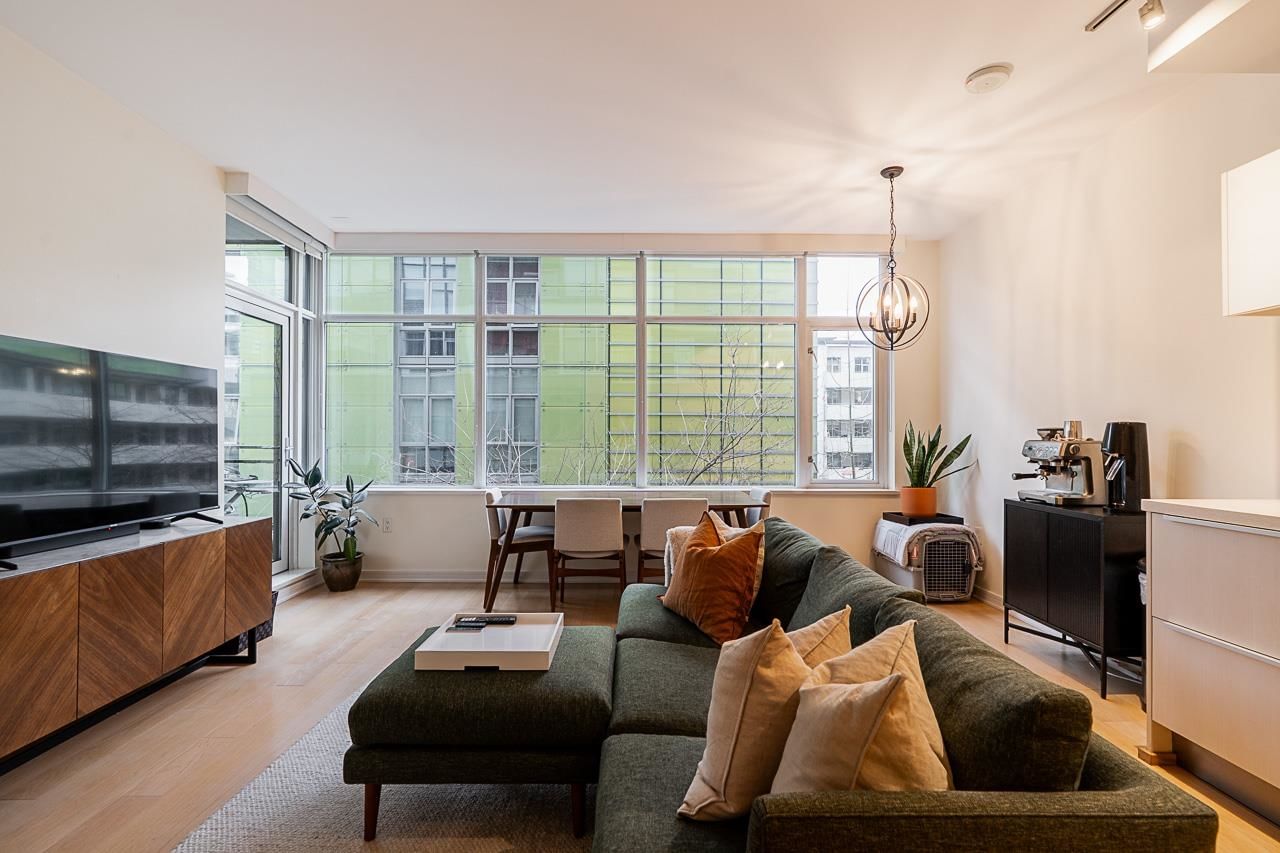 Listing Image 10