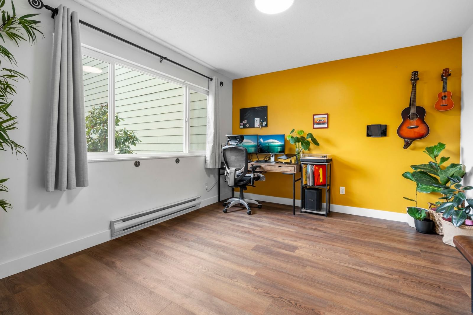 Listing Image 6
