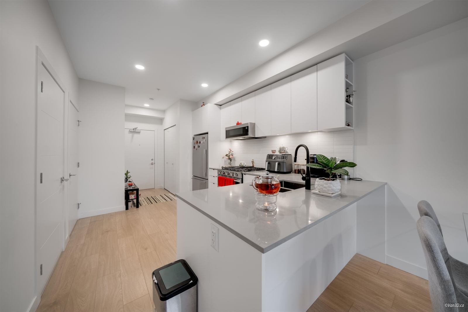 Listing Image 10