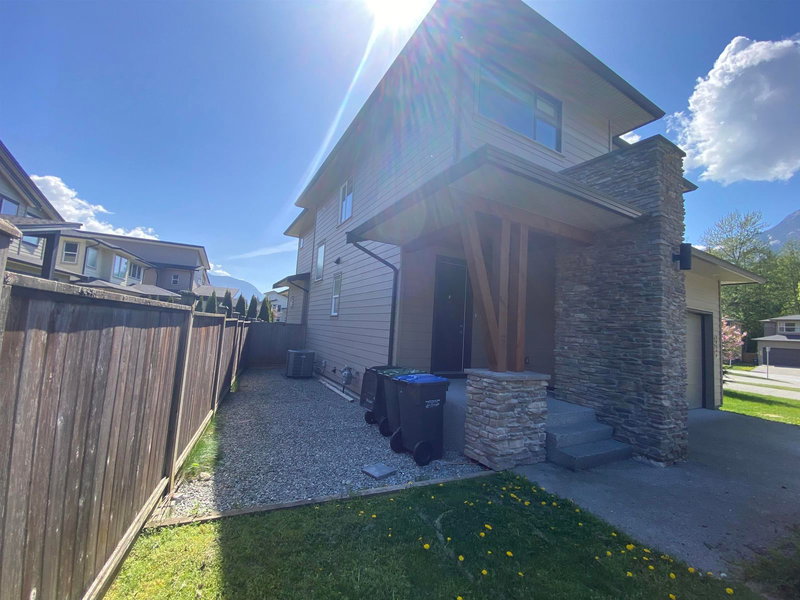 39340 Falcon Crescent, Squamish, V8B 0Y9 | Image 3