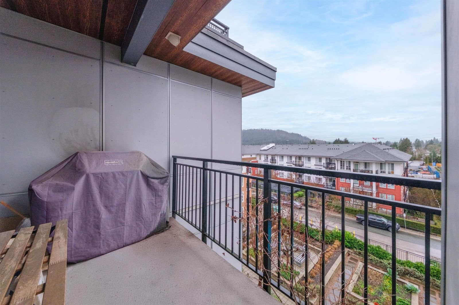 Listing Image 23
