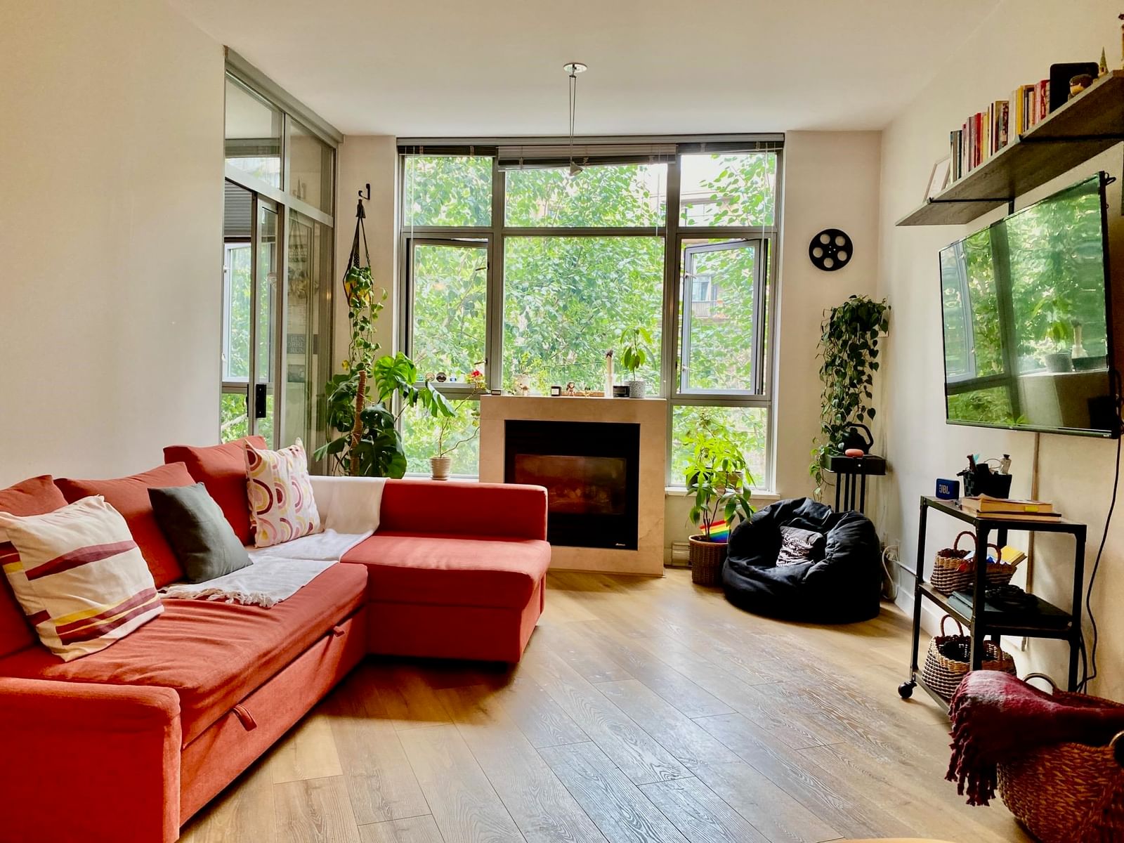 Listing Image 13