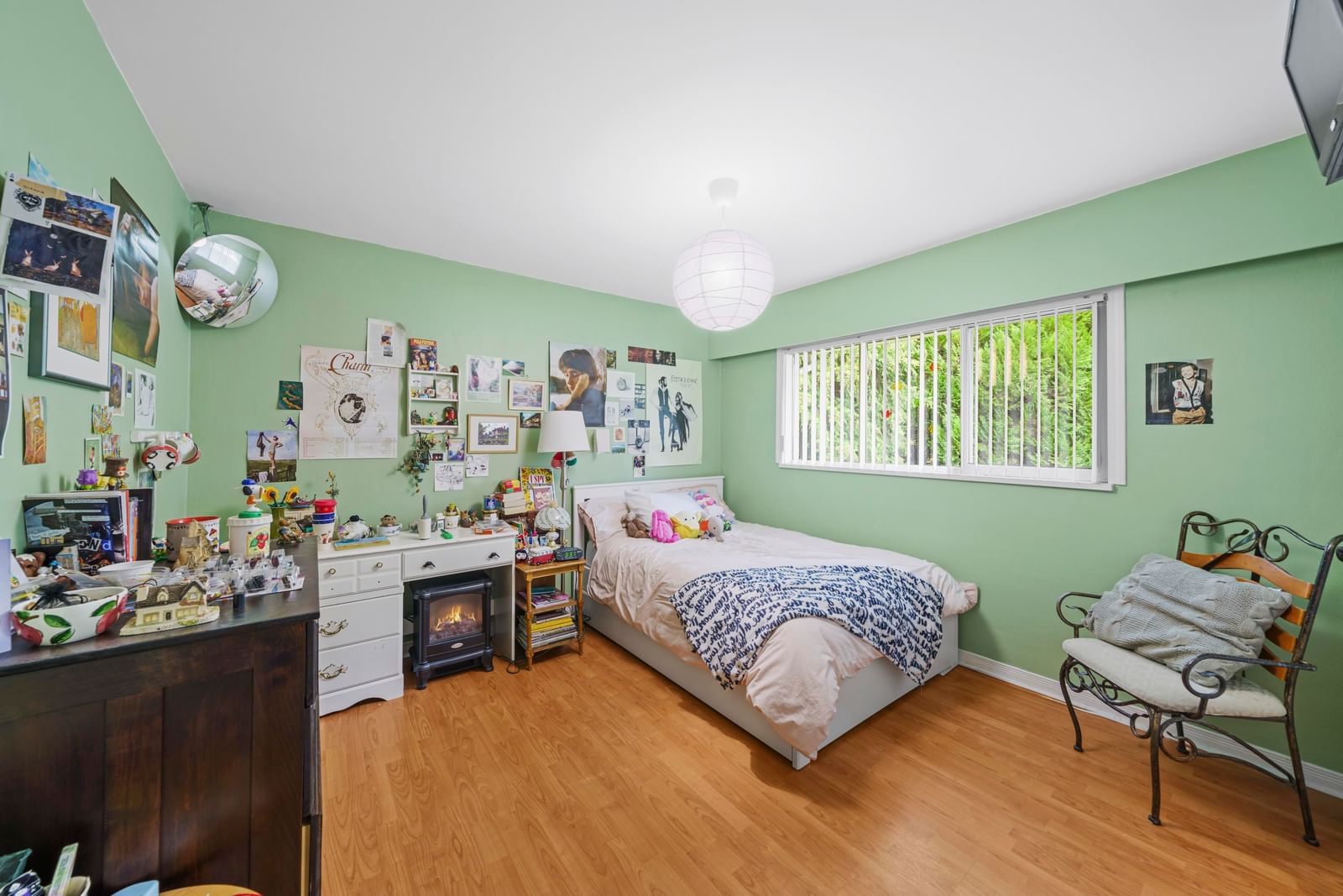 Listing Image 9