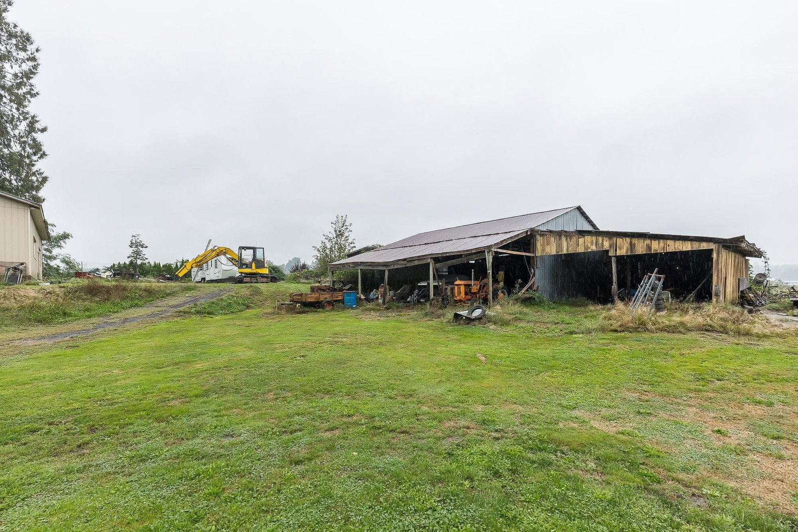 Listing Image 4
