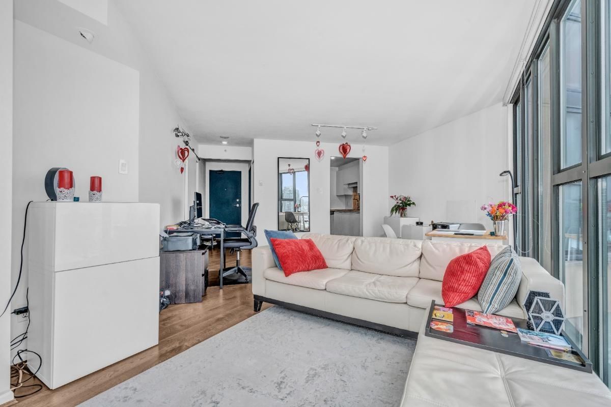 Listing Image 10