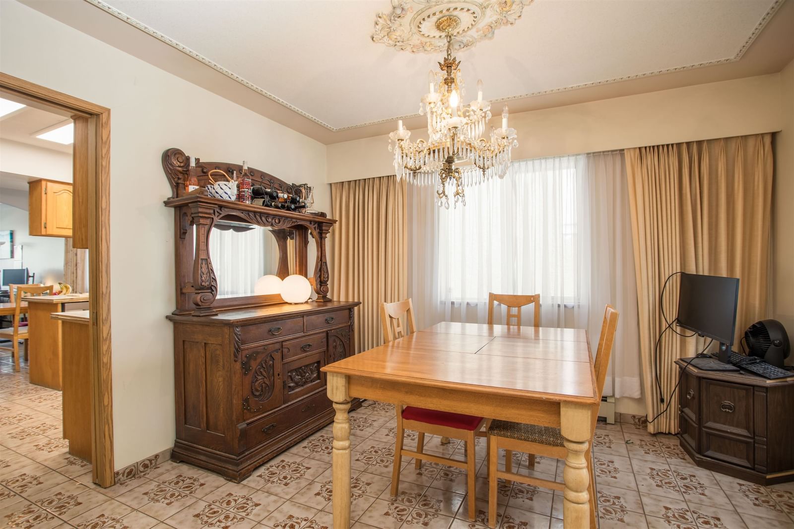 Listing Image 11
