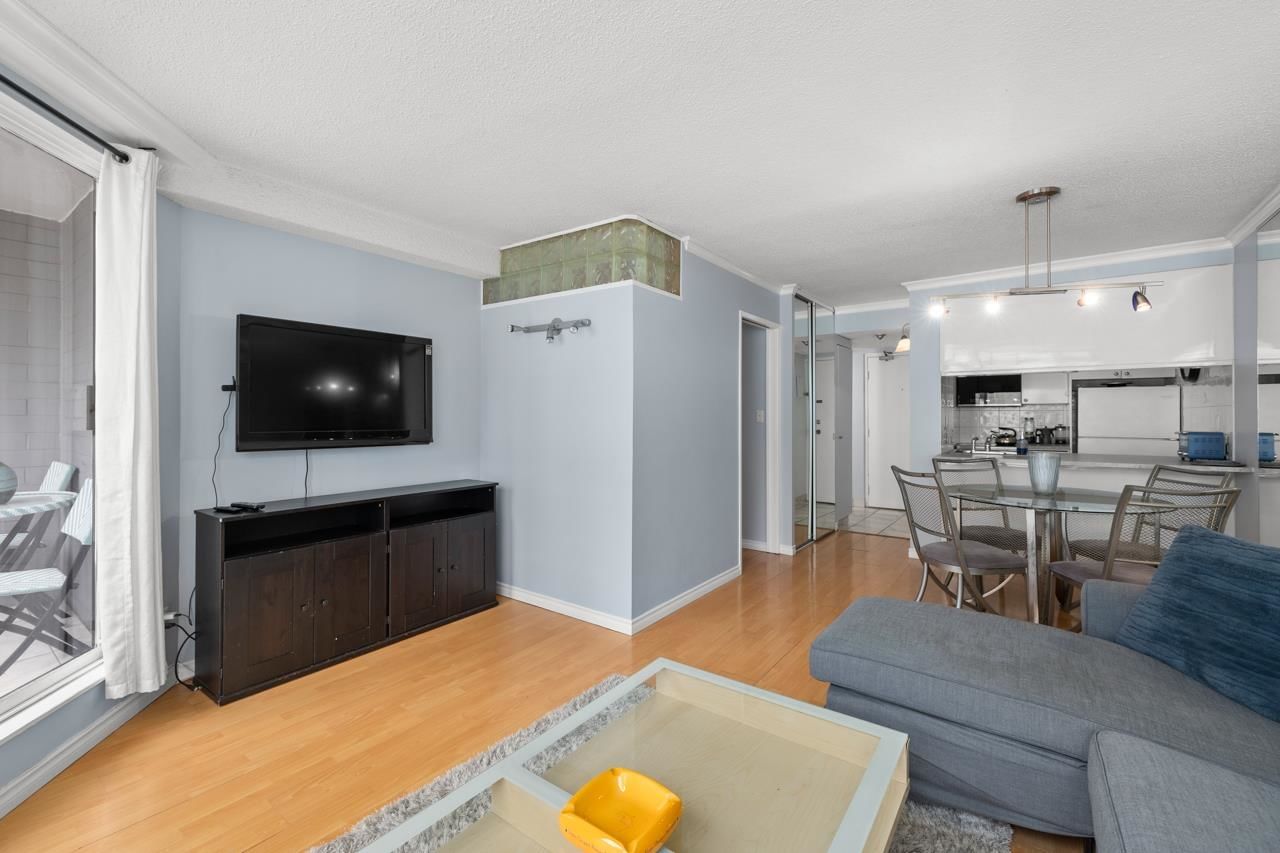 Listing Image 11