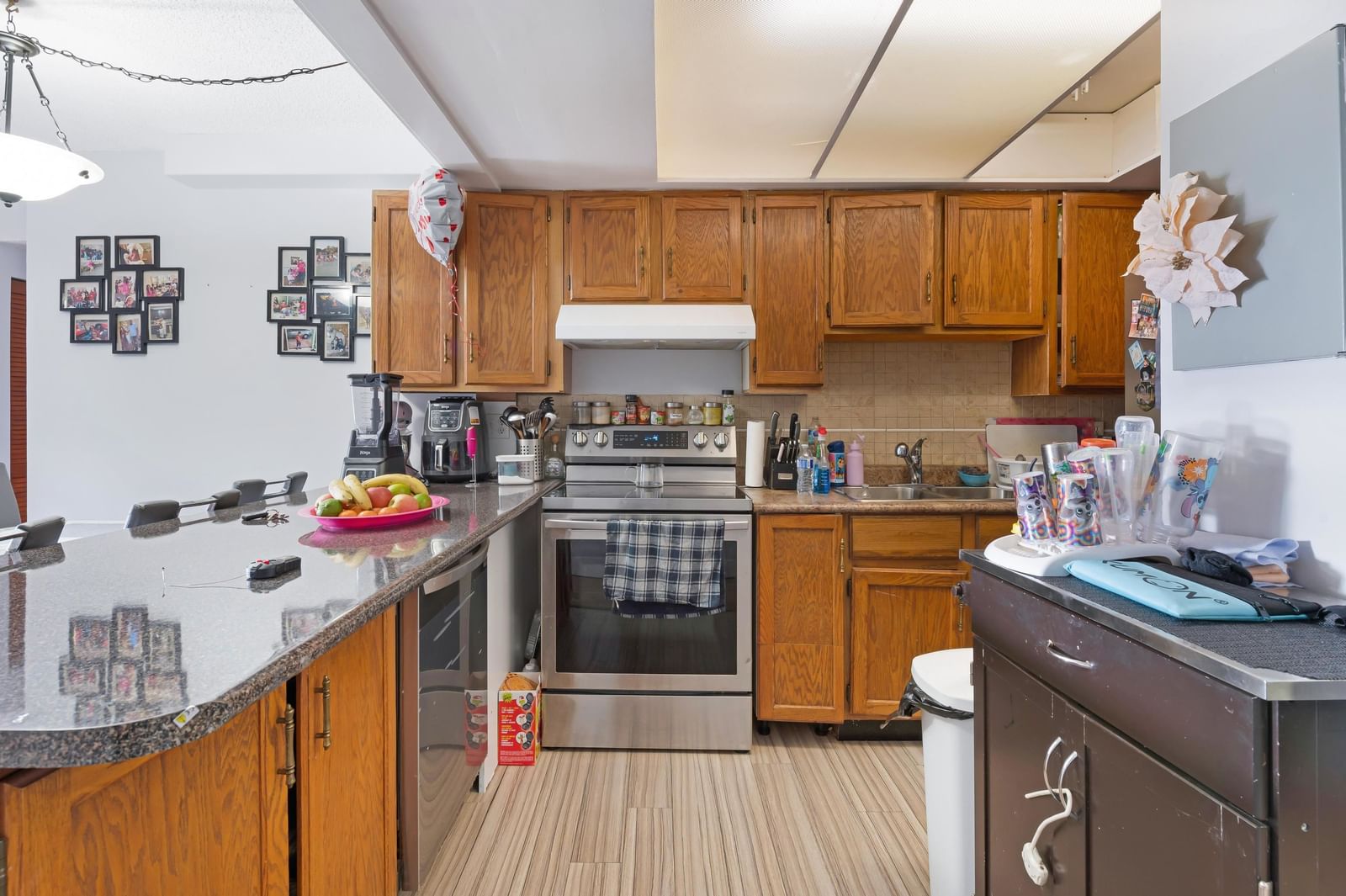 Listing Image 5