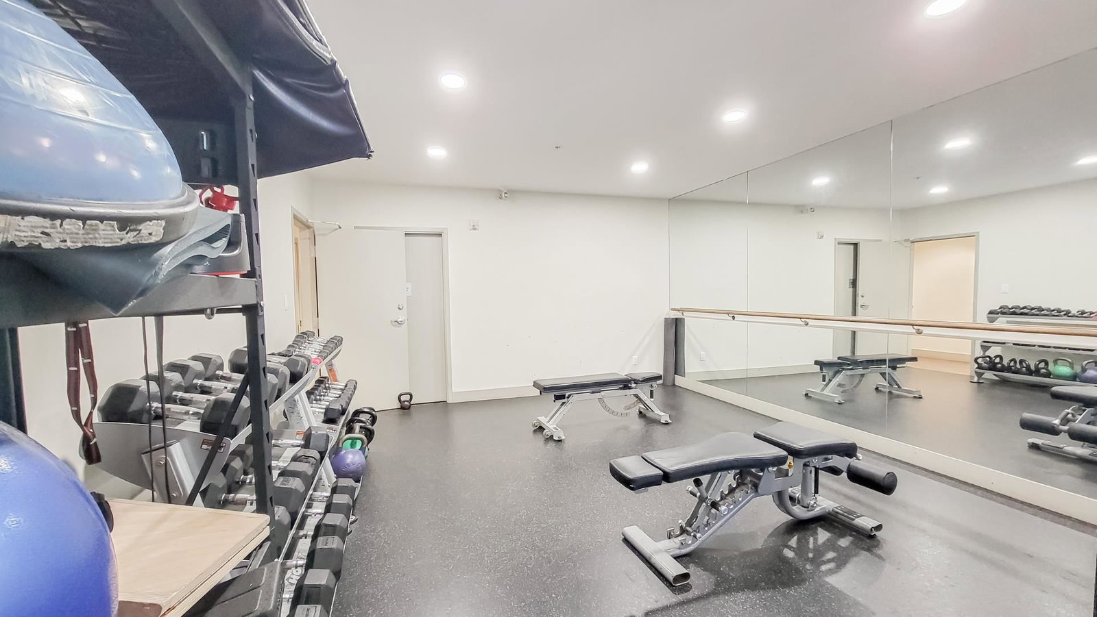 Listing Image 19