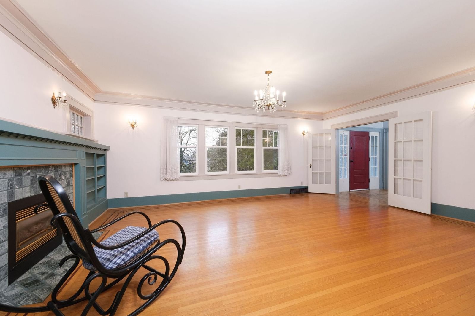 Listing Image 6