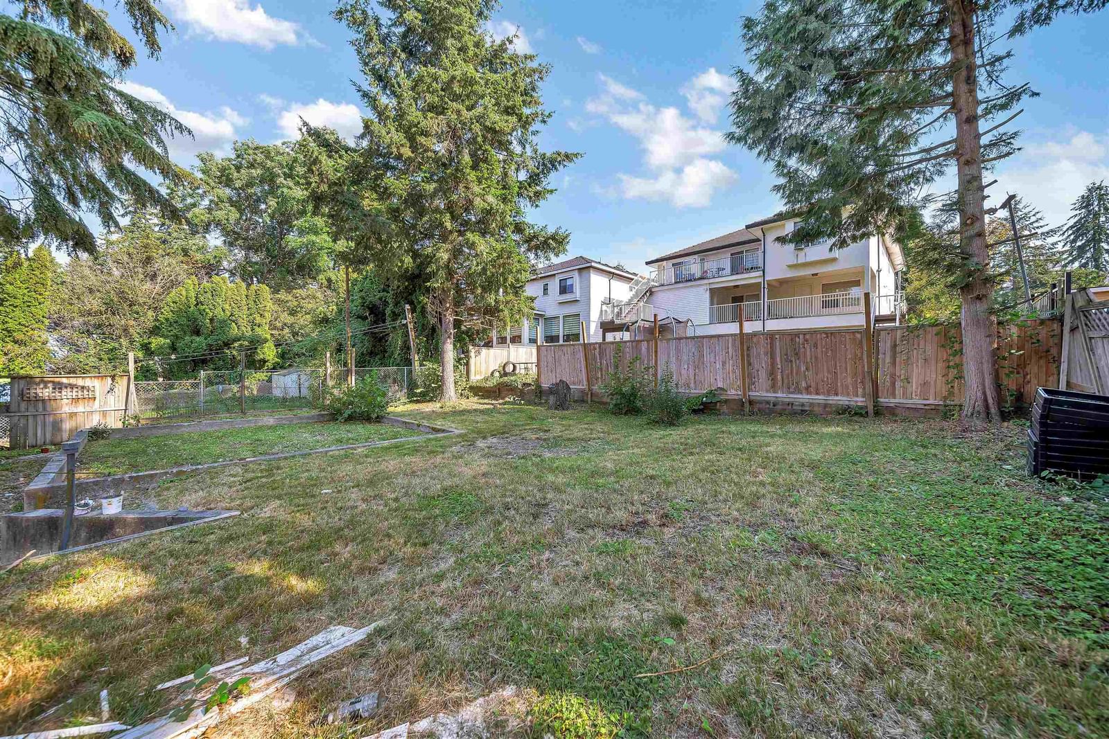 Listing Image 16