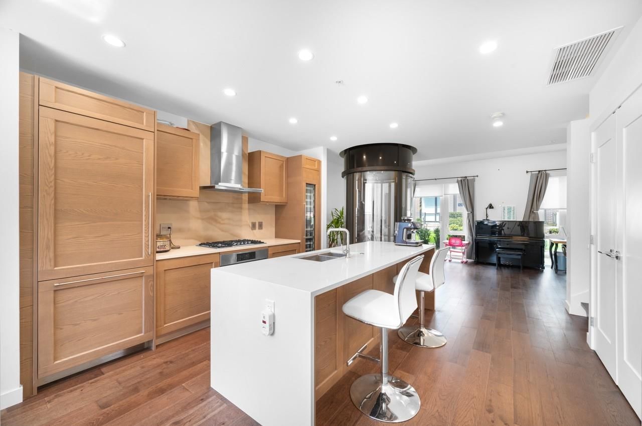 Listing Image 10