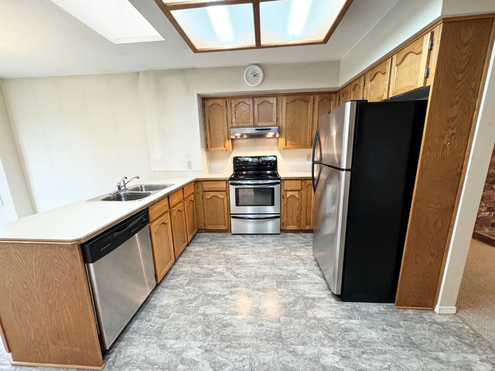 Listing Image 19