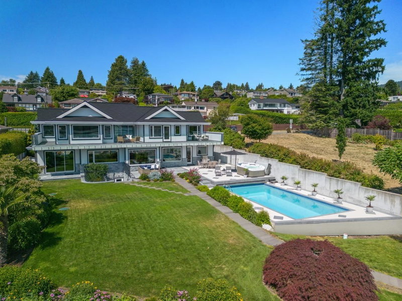 588 Lowry Lane, North Vancouver, V7G 1R3 | Image 3