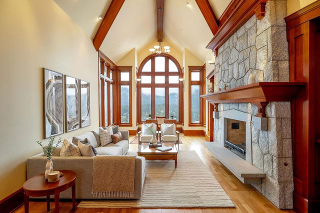 3833 Sunridge Drive