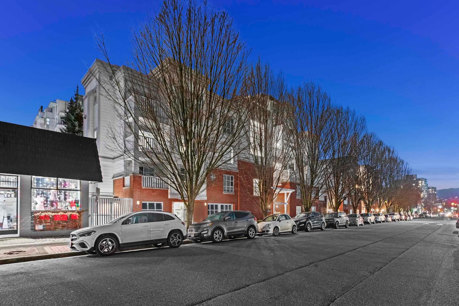 Listing Image 3