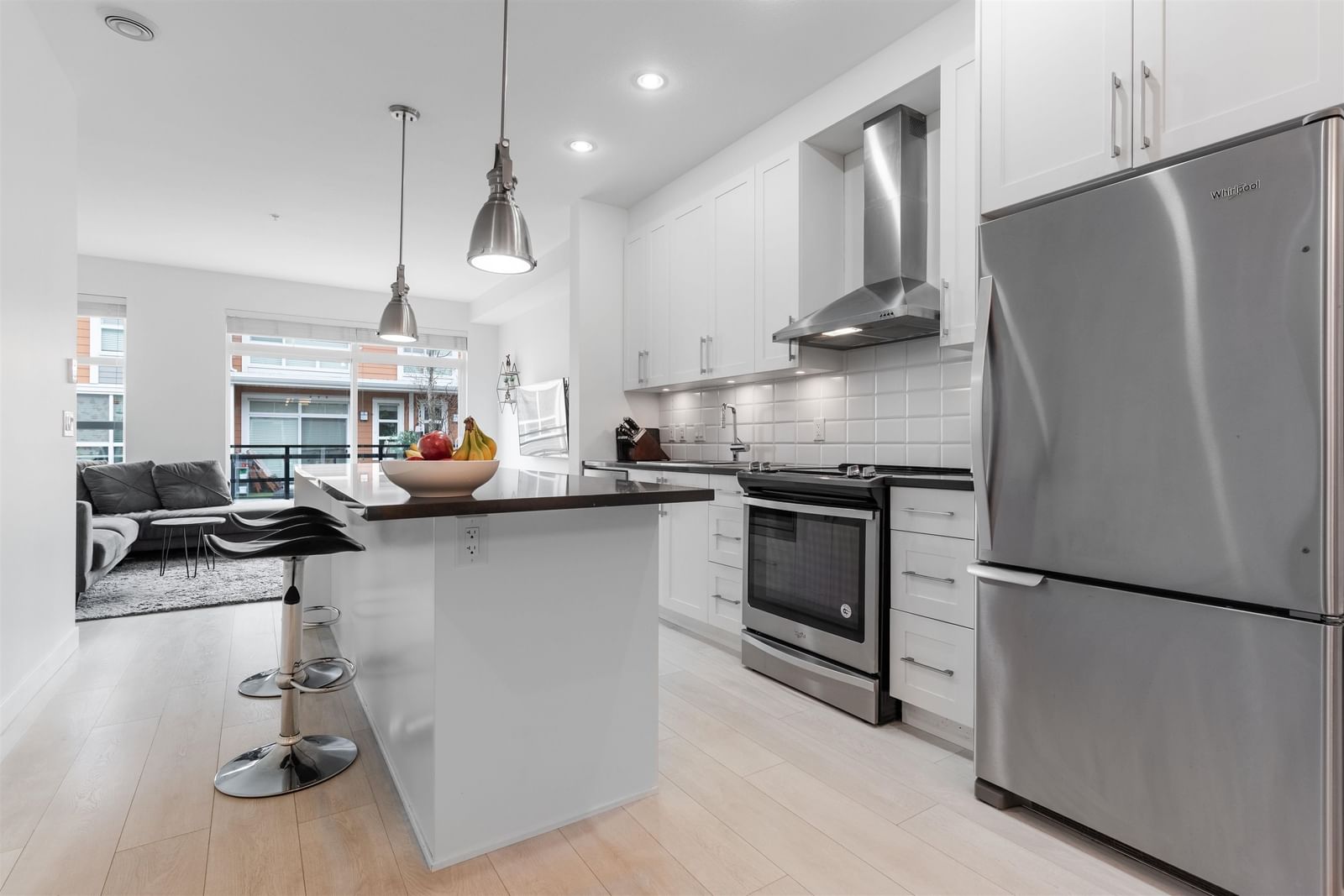 Listing Image 9