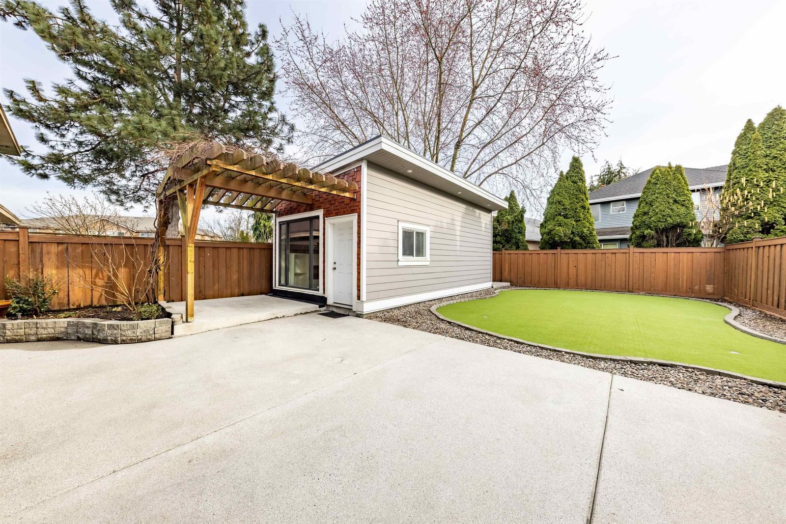Listing Image 19