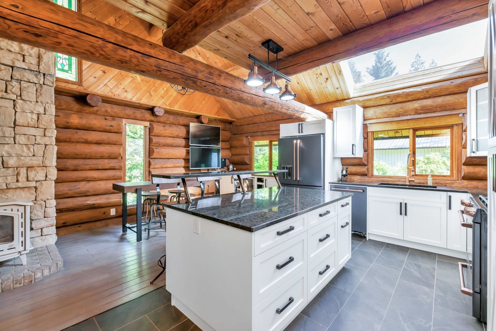 Listing Image 8