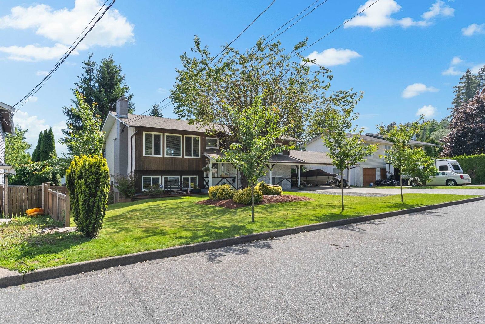 Listing photo 3