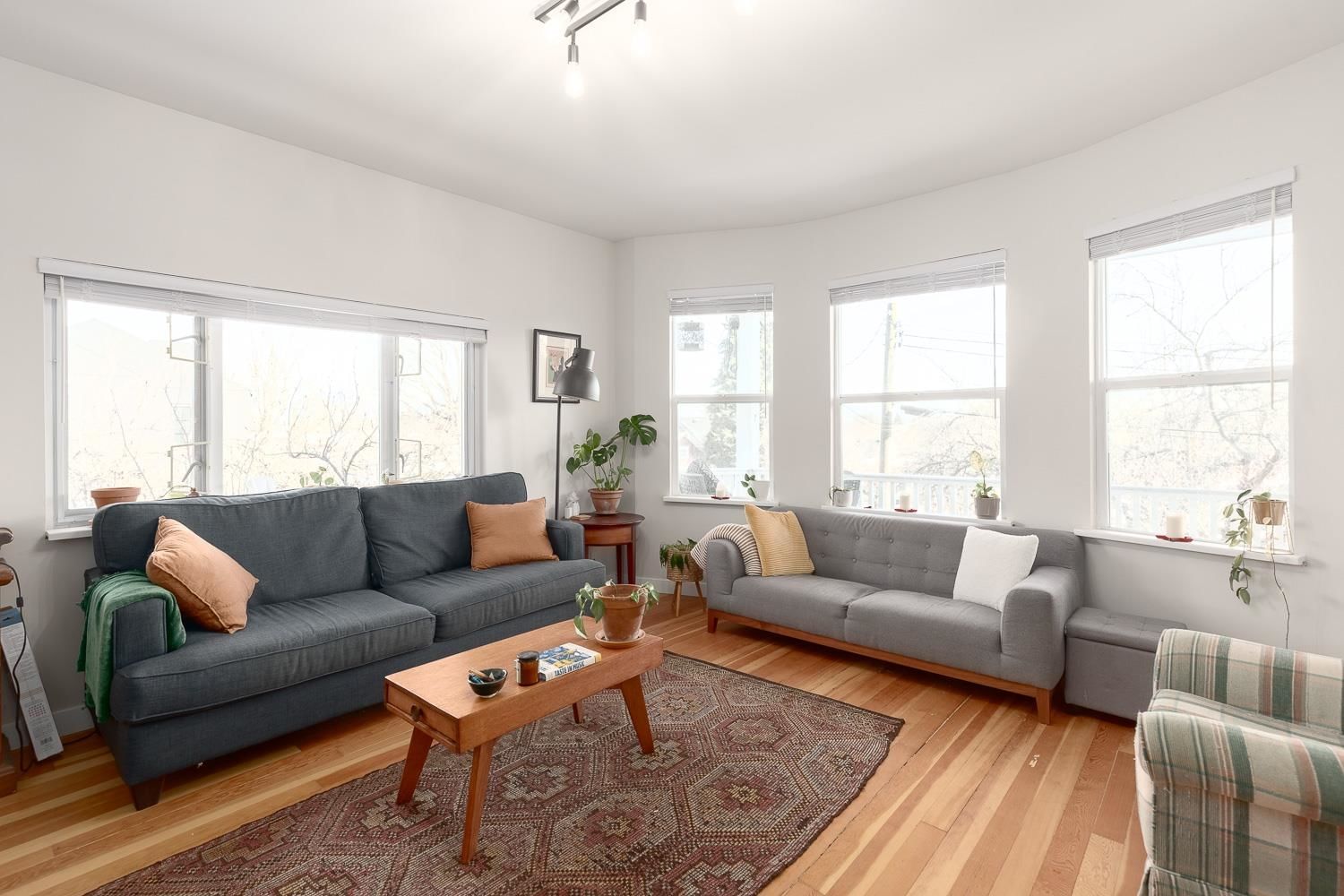 Listing Image 14