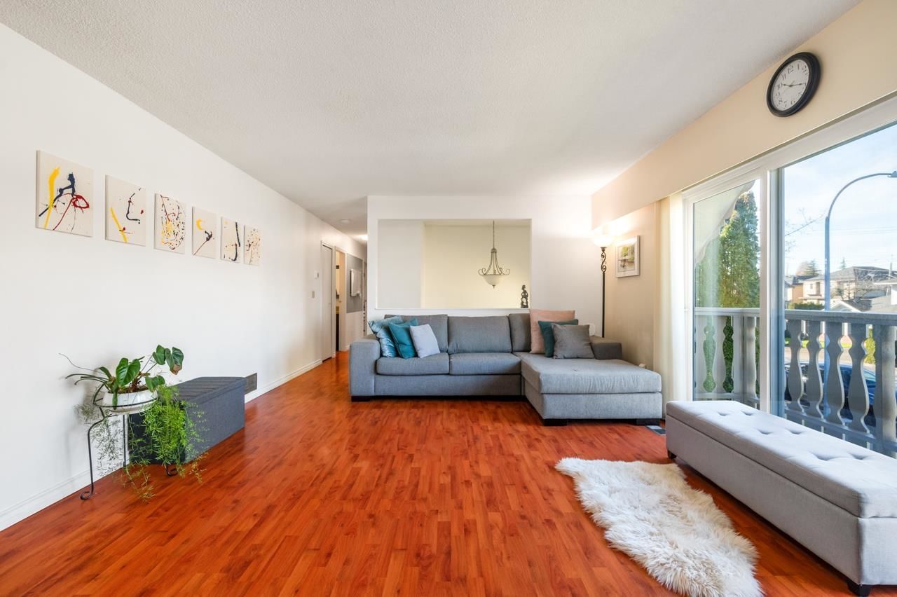 Listing Image 4