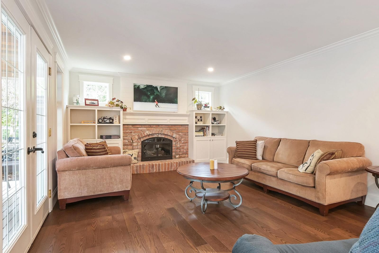 Listing Image 5