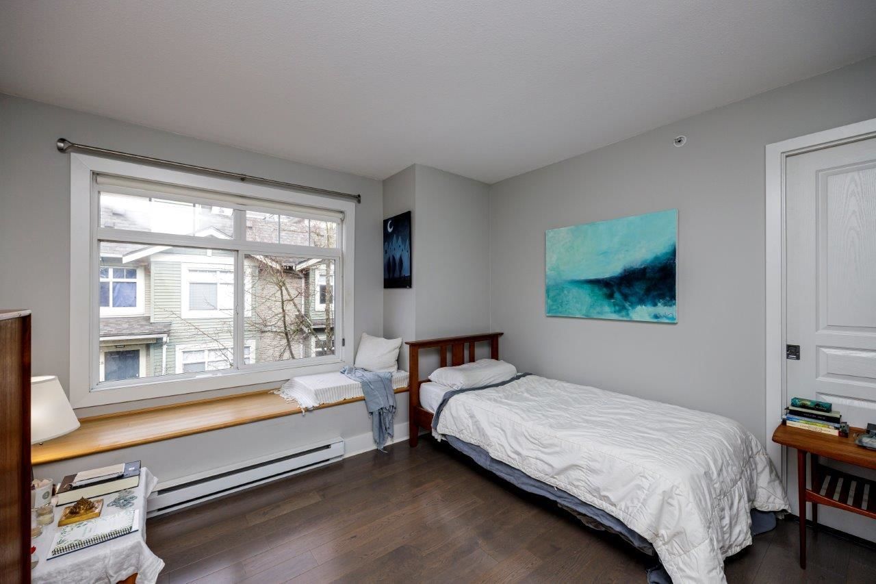 Listing Image 16