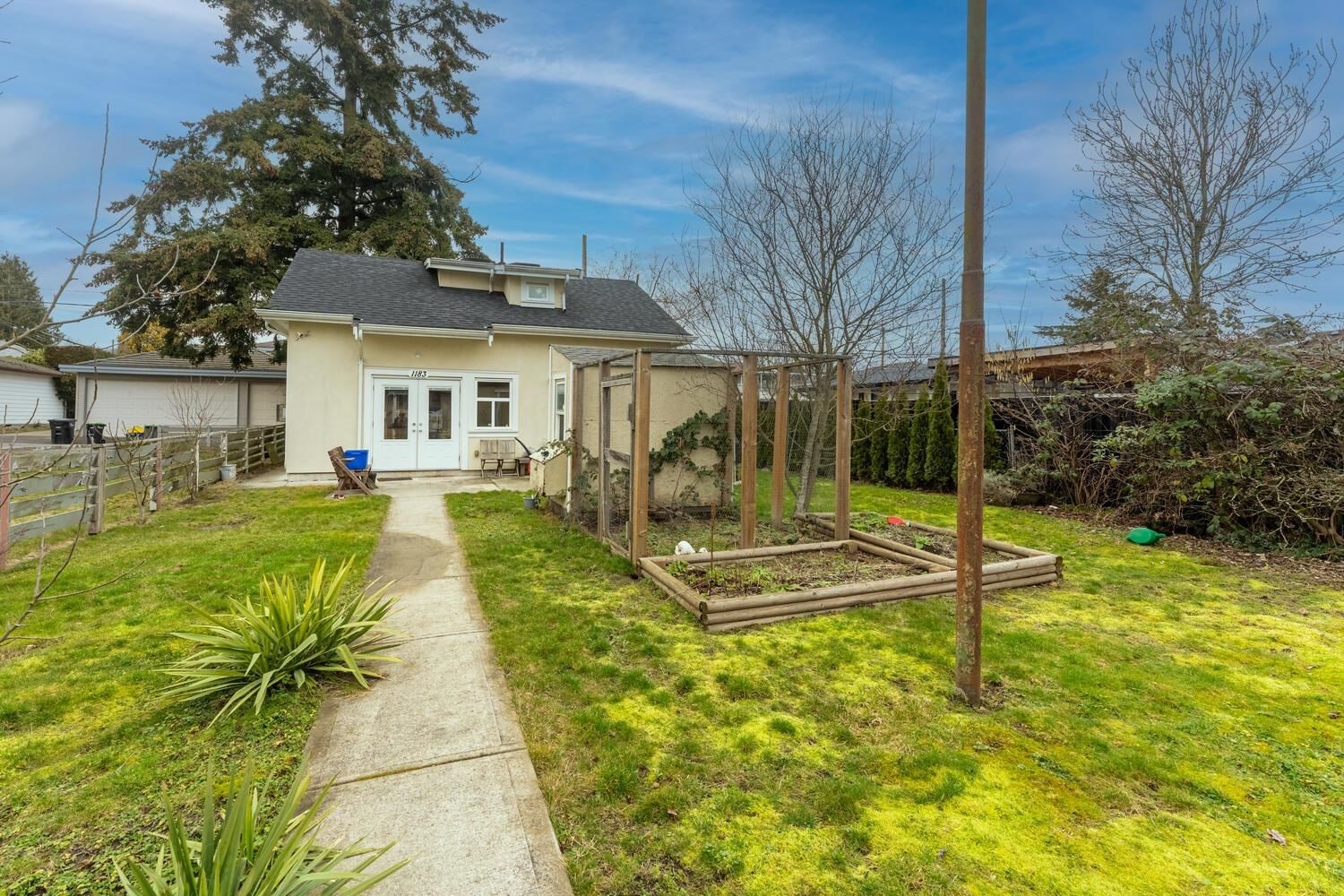 Listing Image 19
