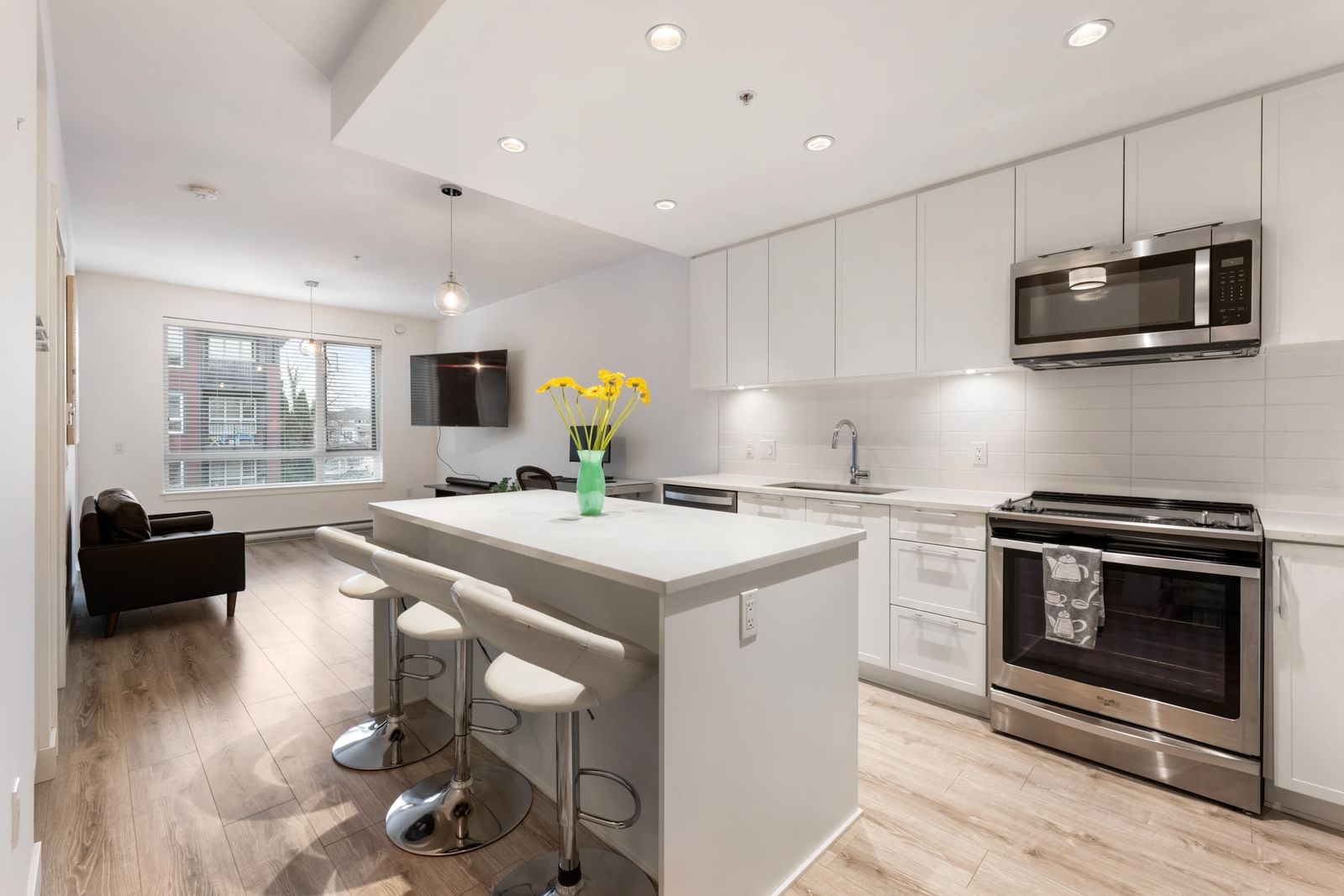 Listing Image 1