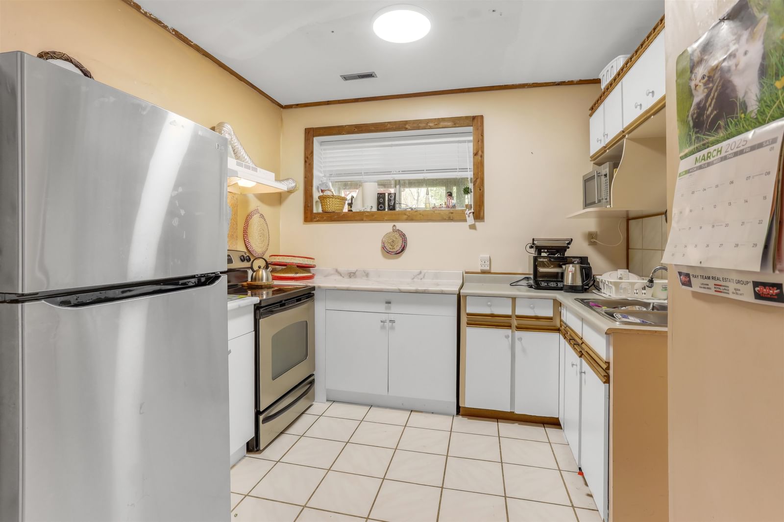 Listing Image 19