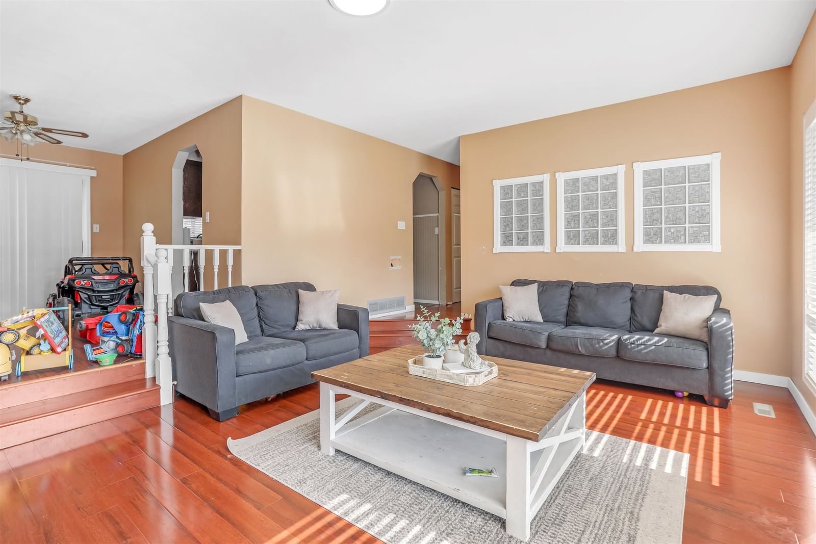 Listing Image 5