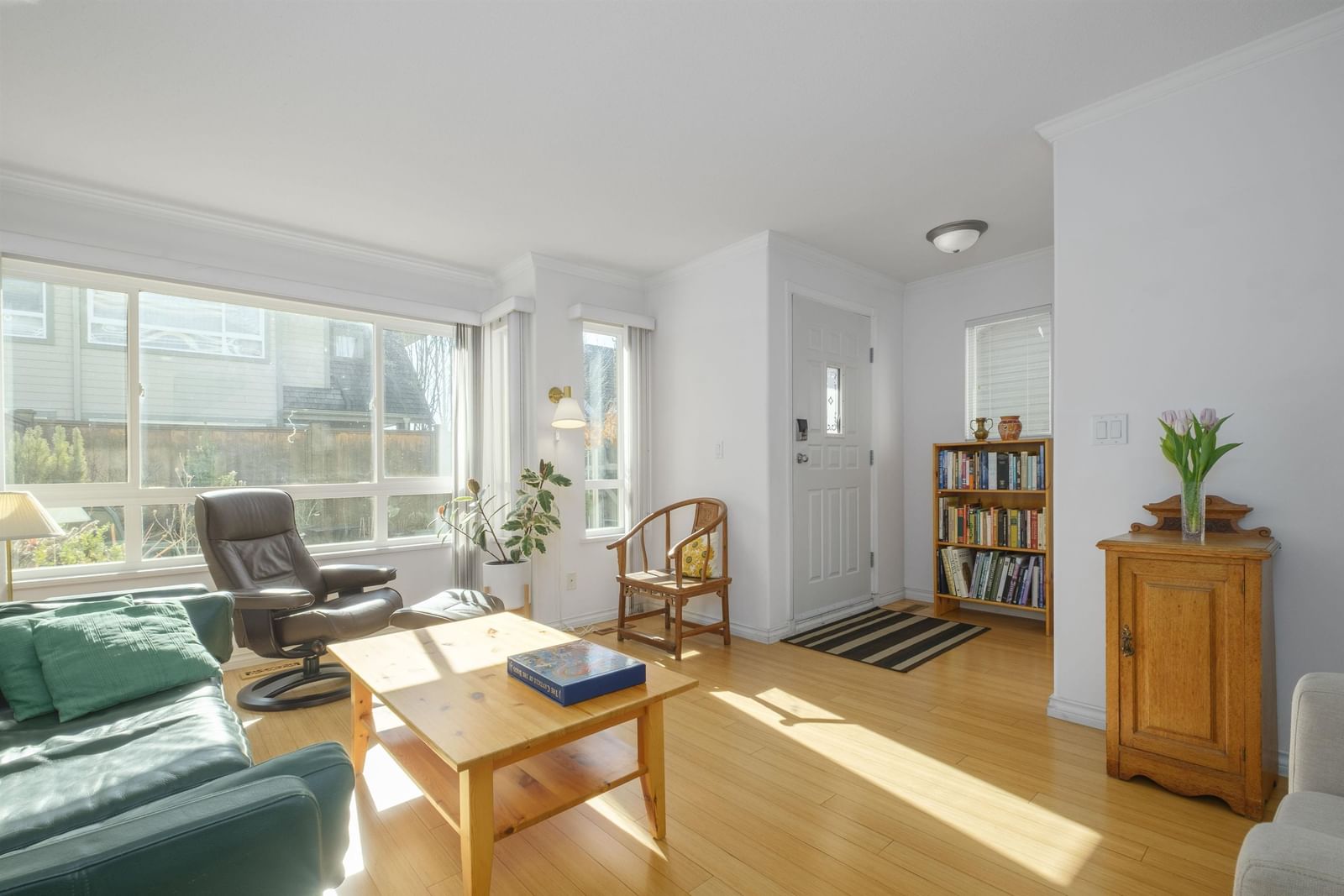 Listing Image 4