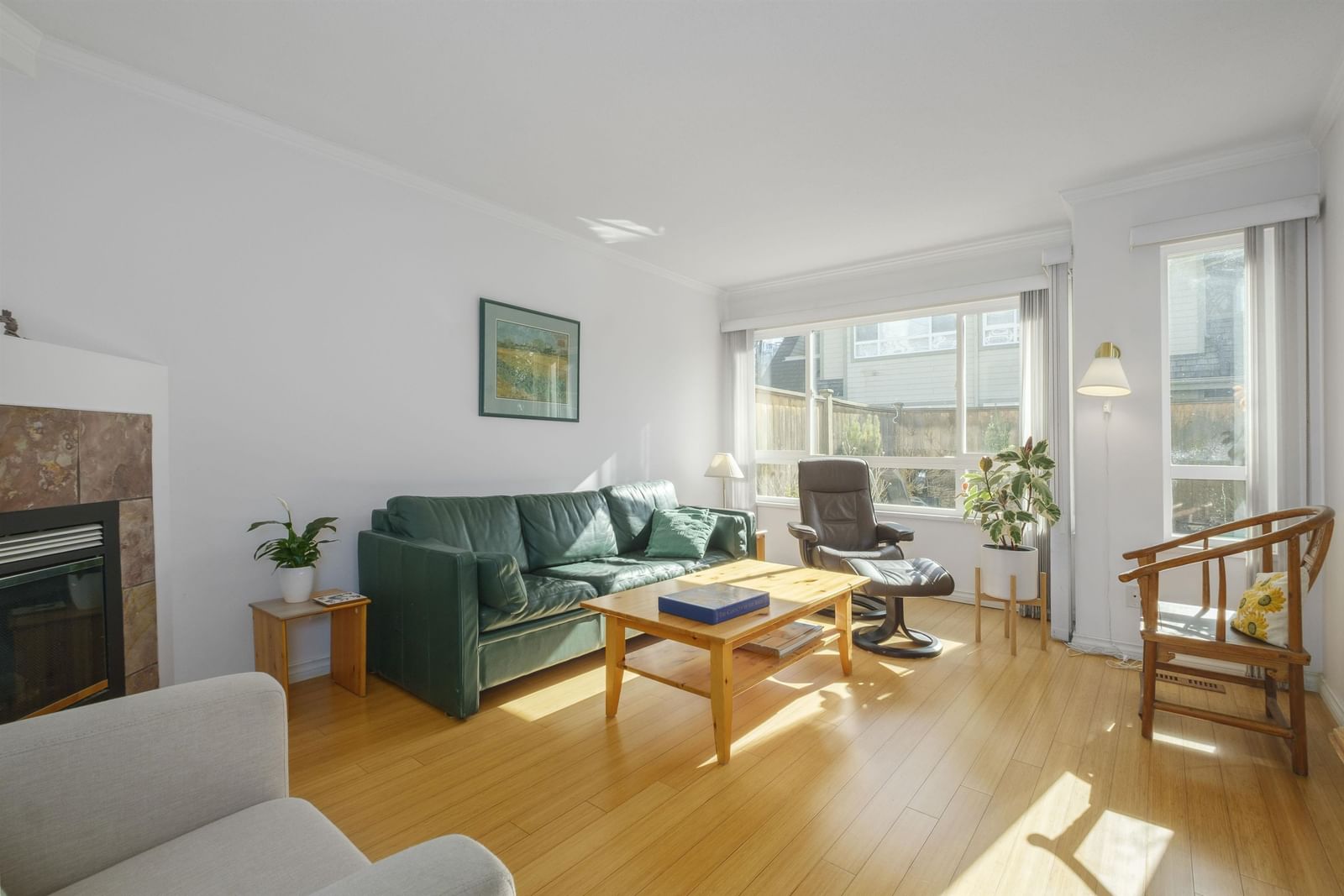 Listing Image 5