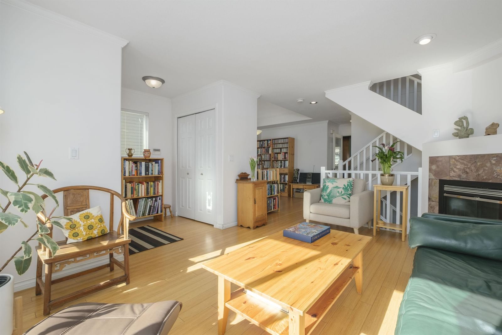 Listing Image 6
